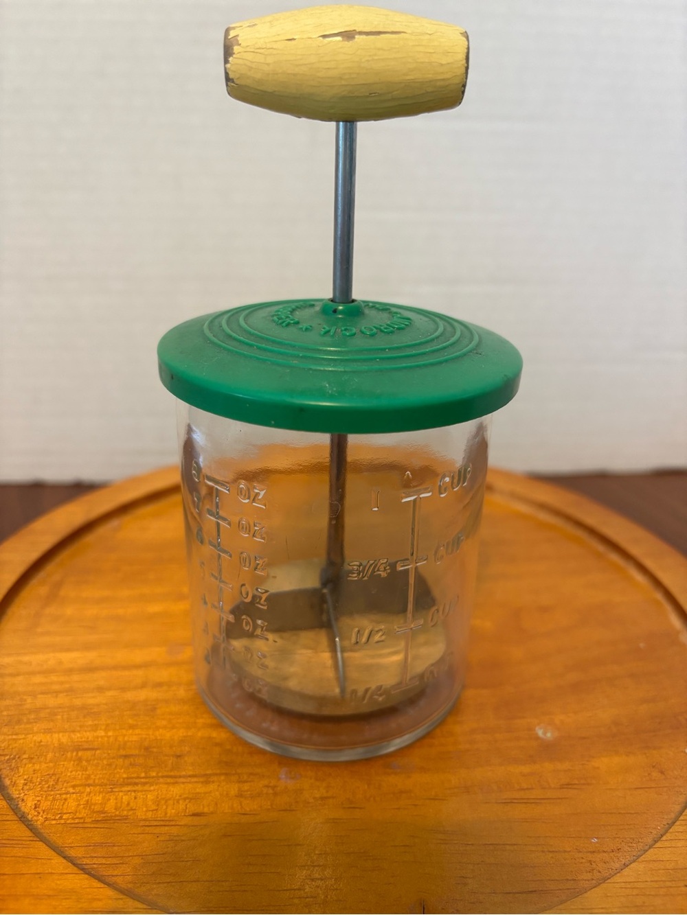 Vintage ANDROCK Handheld Onion Chopper with Green Lid & Yellow Handle Glass Jar